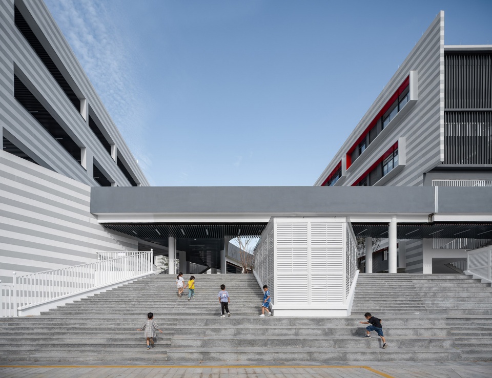 Quzhou Xinhua No 2 Primary School China by LYCS Architecture