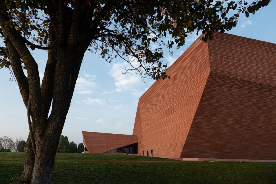 yunnan dongfengyun art center fanhao meng line gad