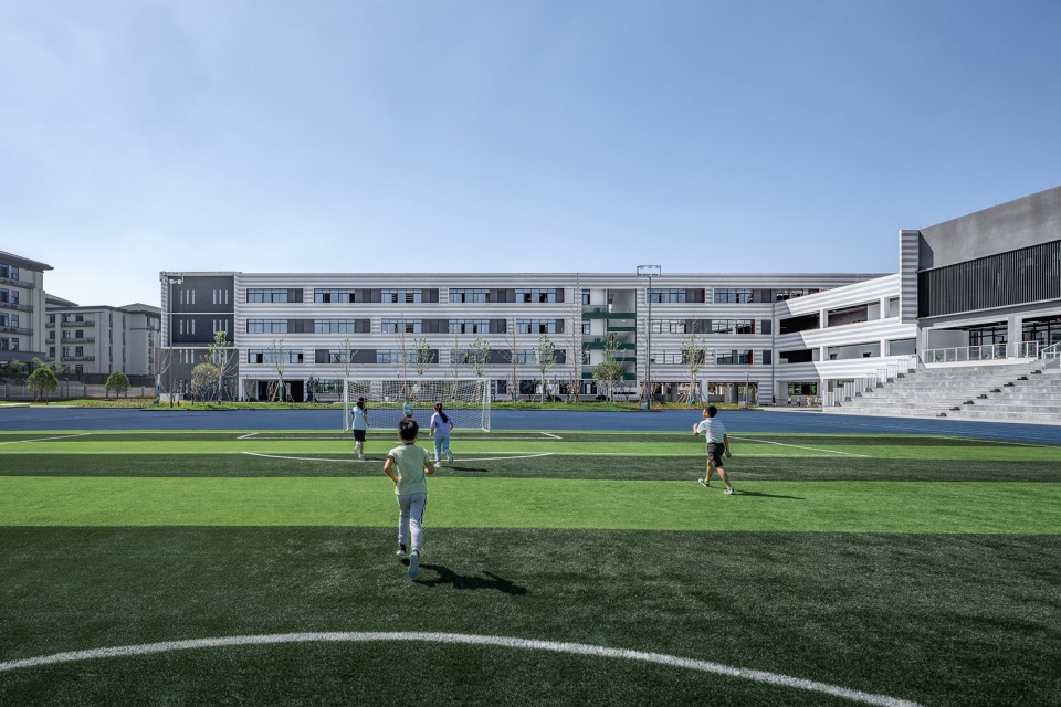 Quzhou Xinhua No 2 Primary School China by LYCS Architecture