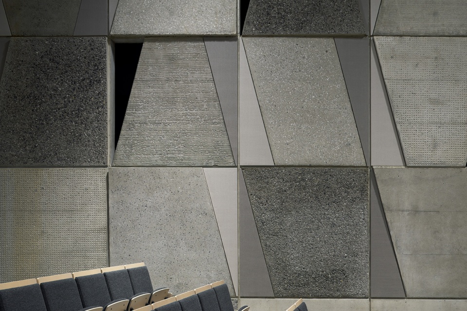 Waseda University Senior High School Auditorium by Nikken Sekkei Ltd