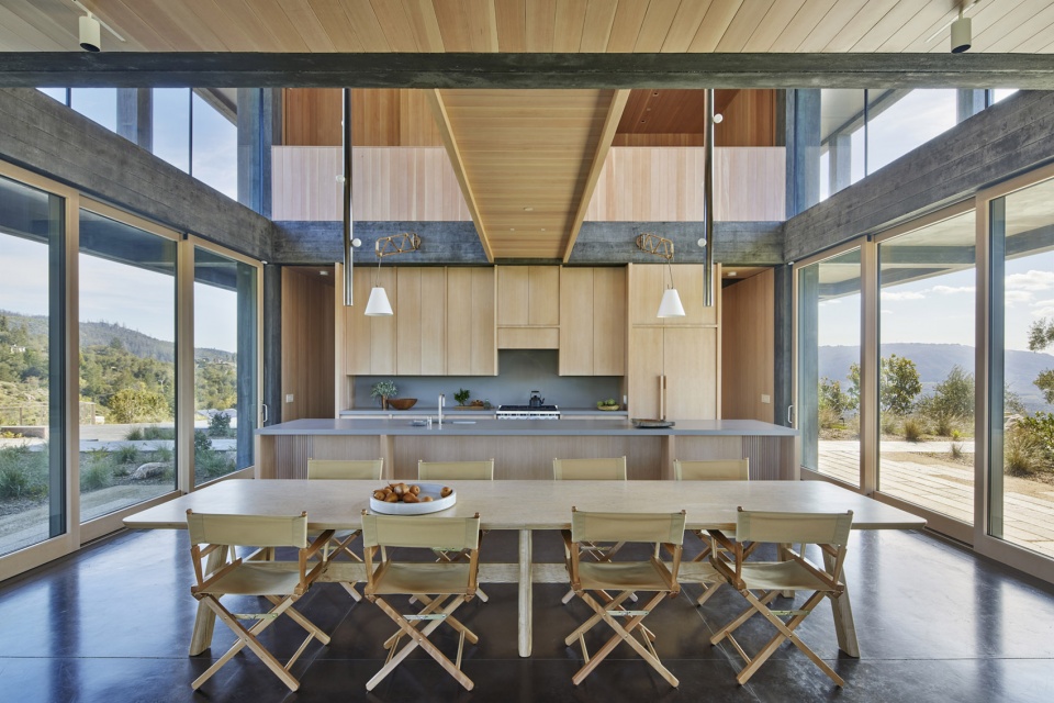 frame house in sonoma by mork ulnes architects
