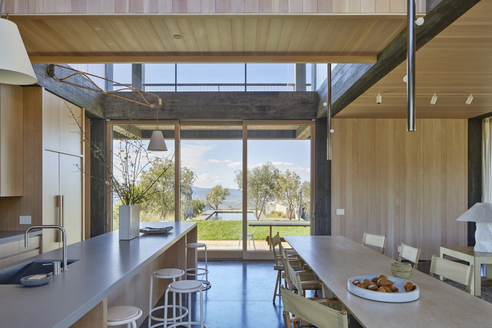 frame house in sonoma by mork ulnes architects