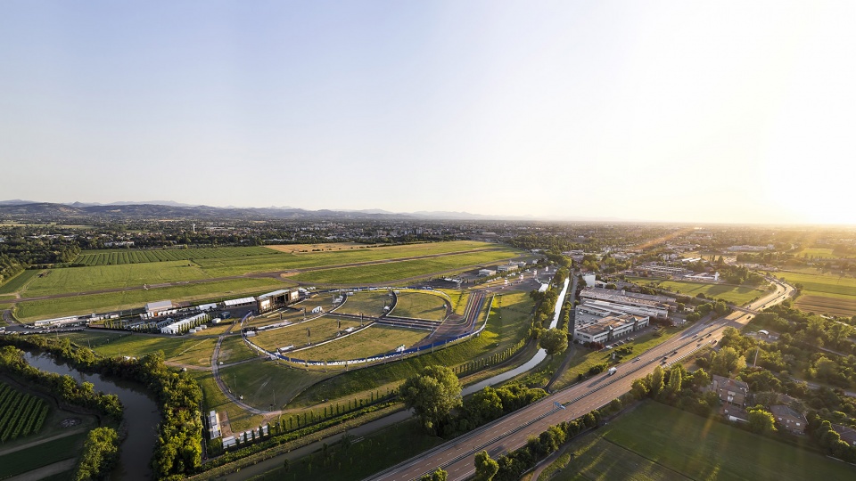 rcf arena by lotti pavarani tassoni and lsa