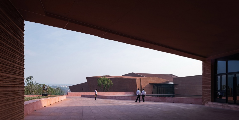 yunnan dongfengyun art center fanhao meng line gad