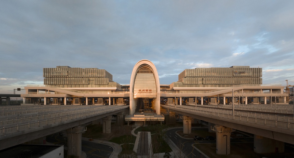 hangzhouxi railway station by cctn design china railway siyuan survey and design group