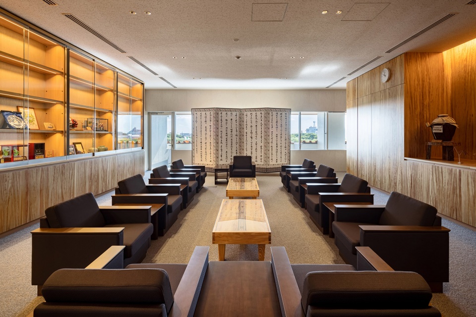 ishigaki city hall by kengo kuma and associates