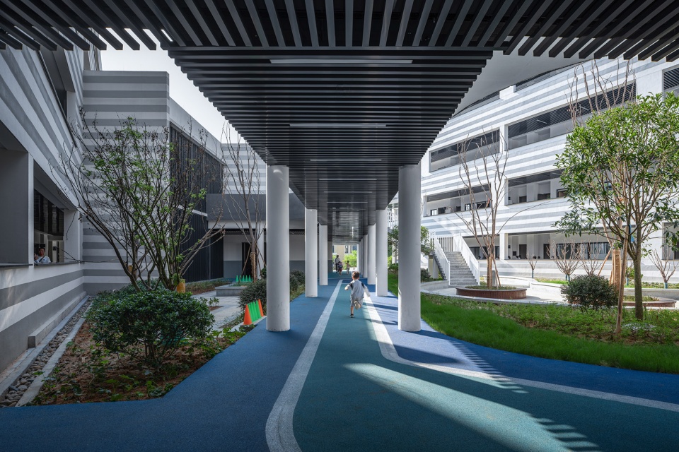 Quzhou Xinhua No 2 Primary School China by LYCS Architecture