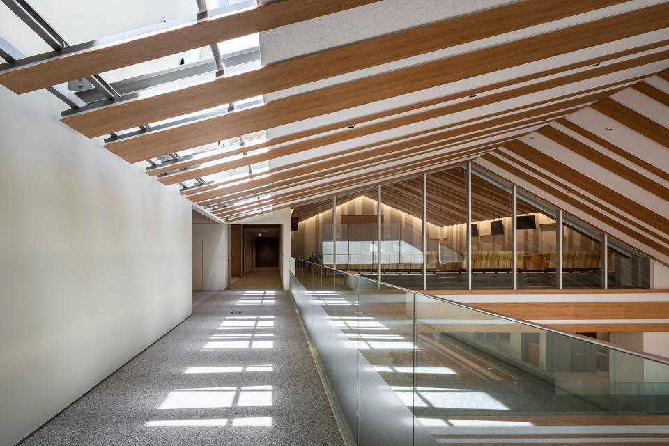 ishigaki city hall by kengo kuma and associates
