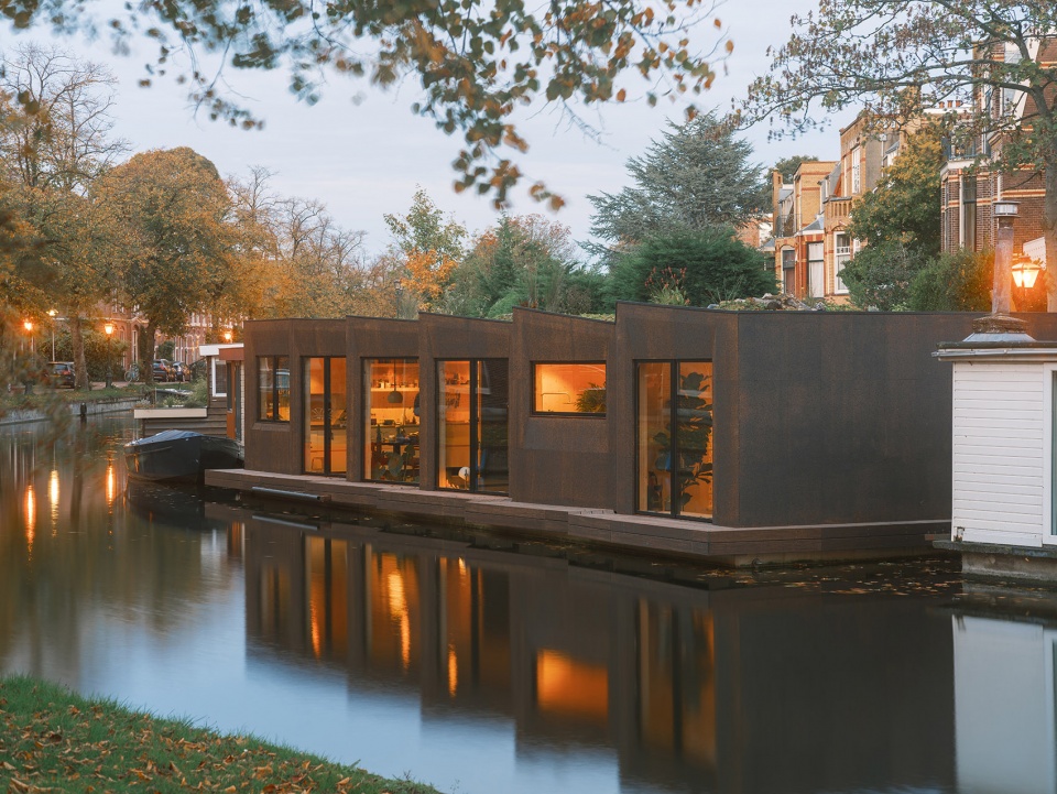 the float by studio rap