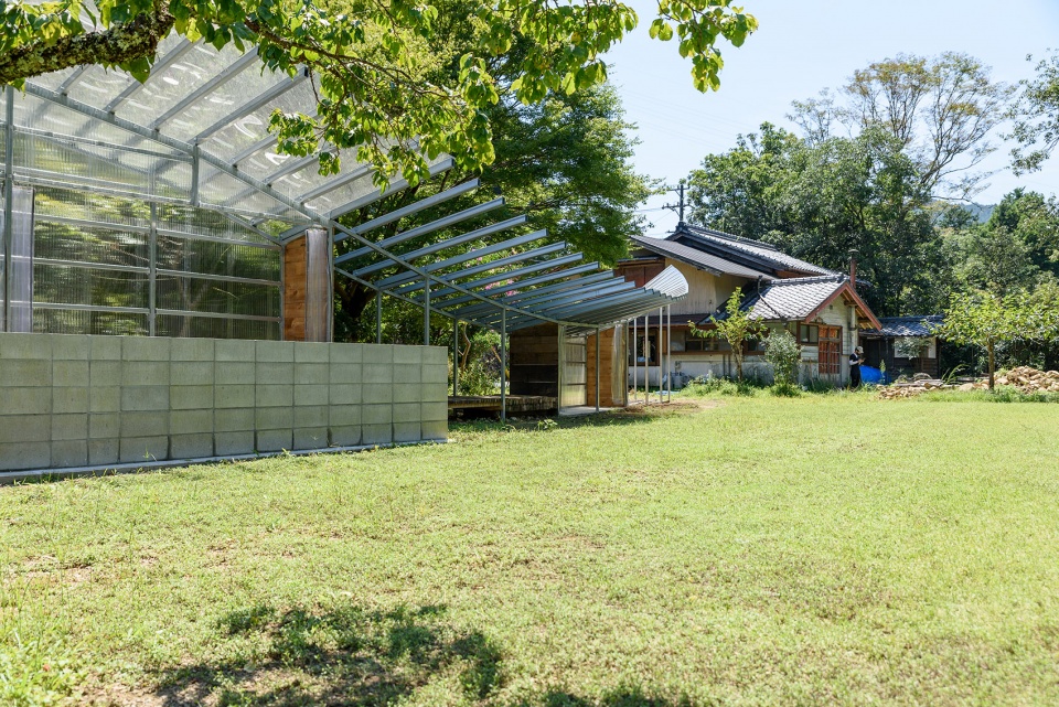 pergola takayuki kuzushima and associates