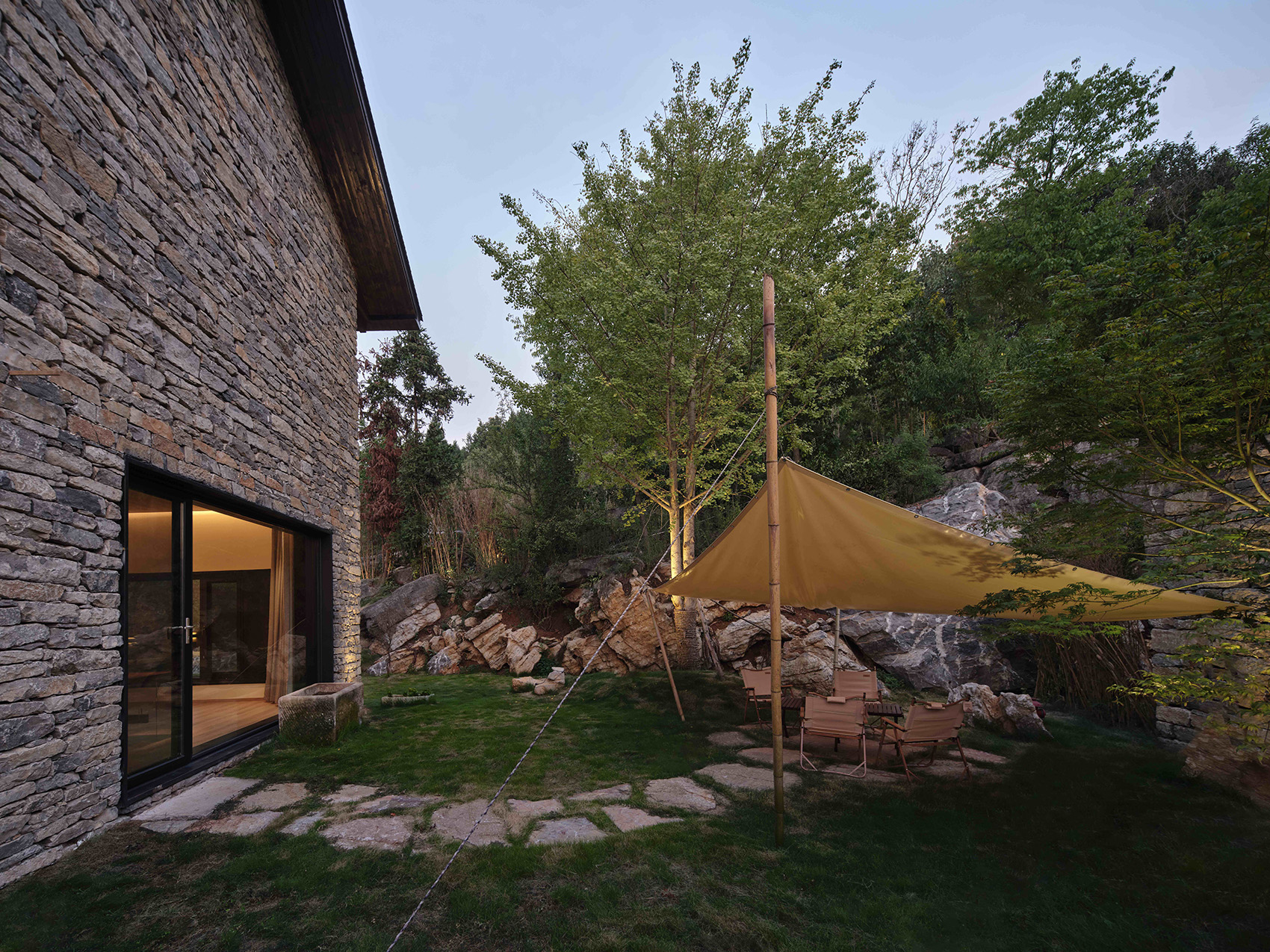 Nanchawan Stone House In Yichang B&B Phase II. By The Design Institute ...