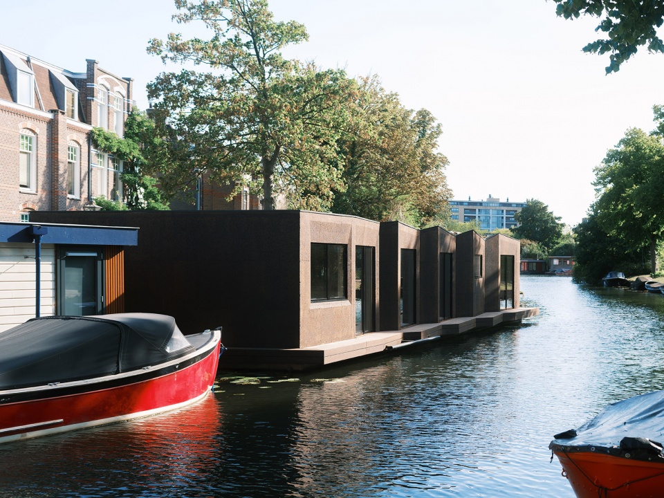 the float by studio rap
