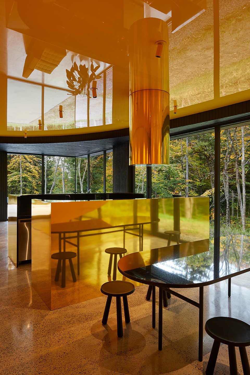 MEV Cabin by Jean Verville architectes