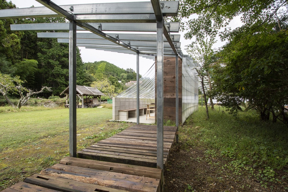 pergola takayuki kuzushima and associates