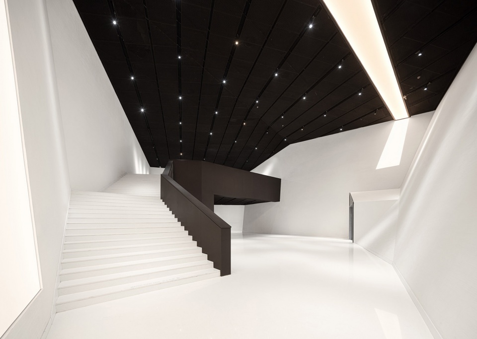 yunnan dongfengyun art center fanhao meng line gad