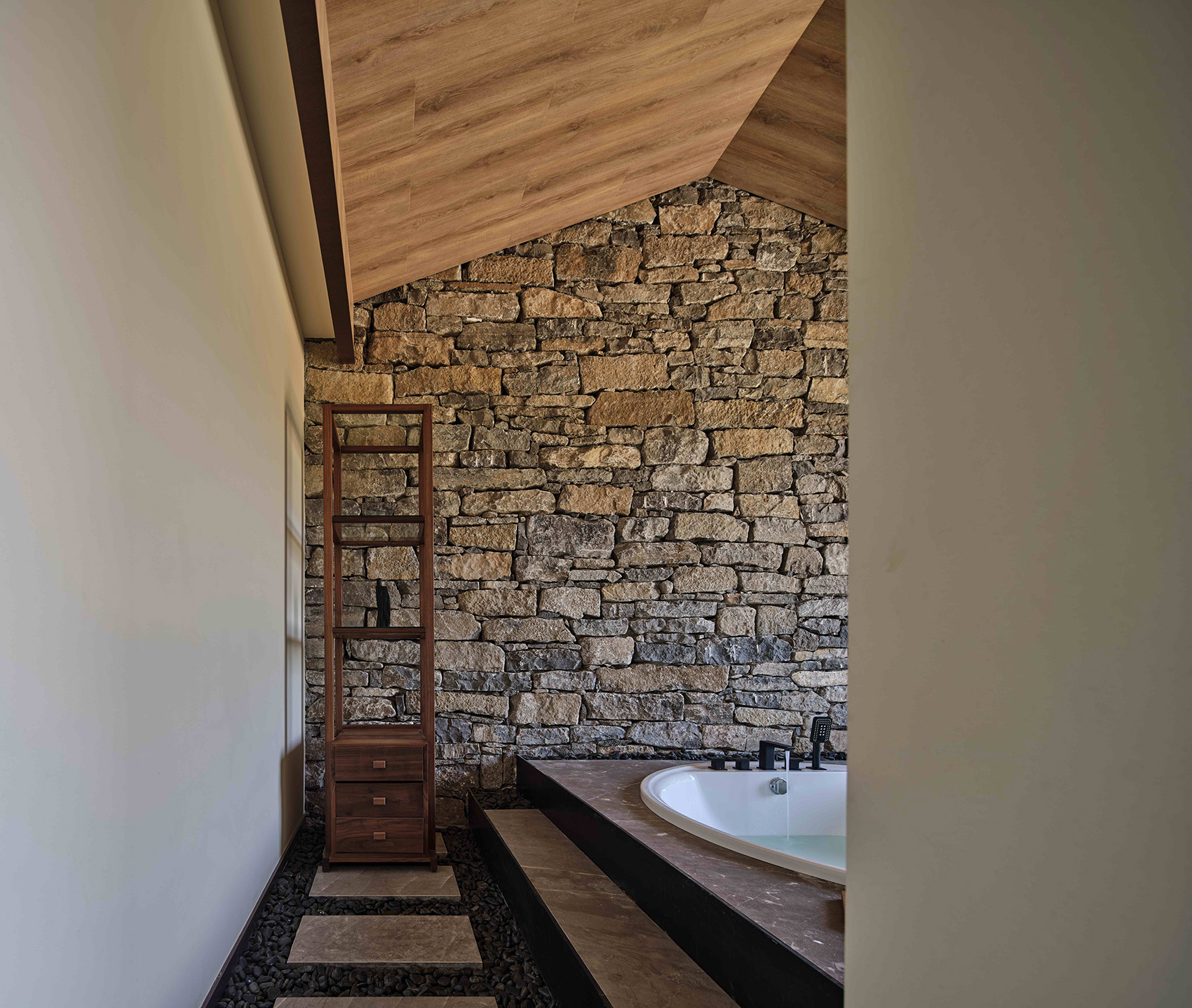 Nanchawan Stone House In Yichang B&B Phase II. By The Design Institute ...