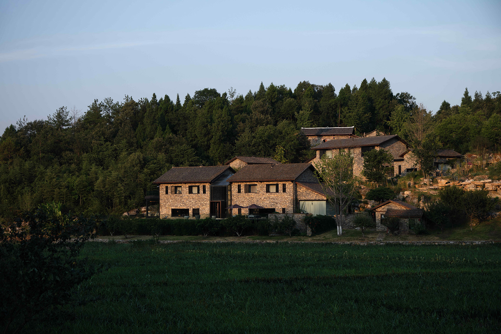 Nanchawan Stone House In Yichang B&B Phase II. By The Design Institute ...