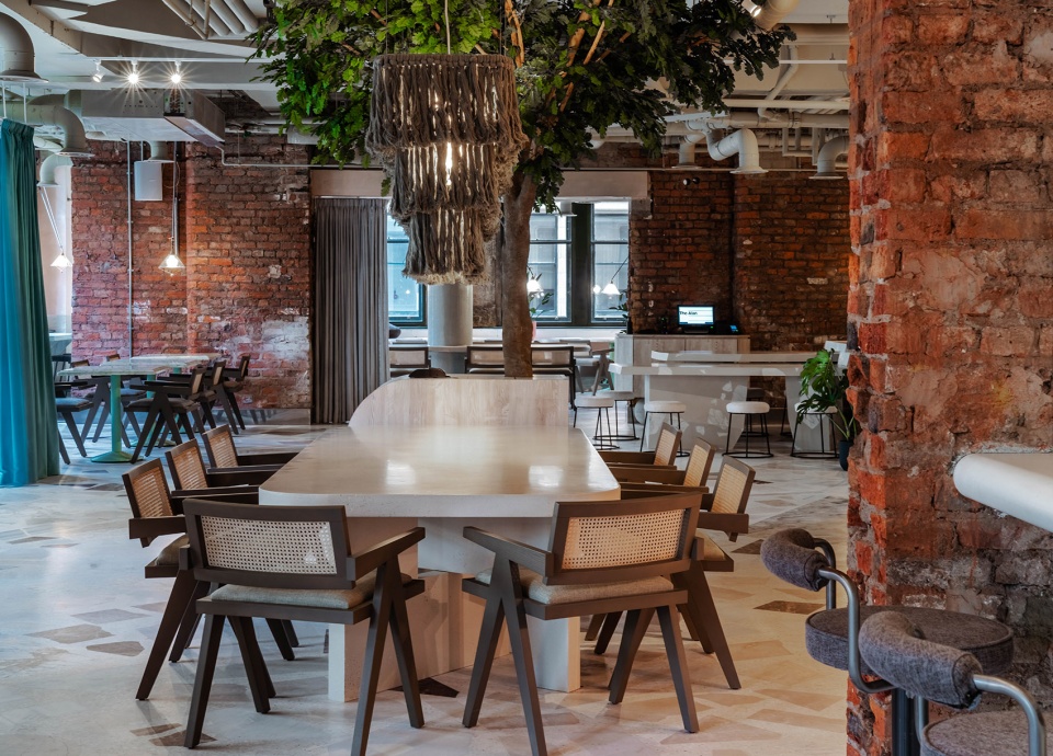 The Alan Hotel by Red Deer