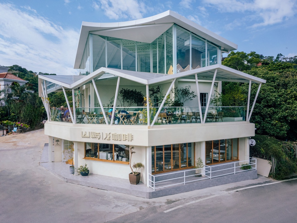 The Mountain 12 Cafe AUAD aak