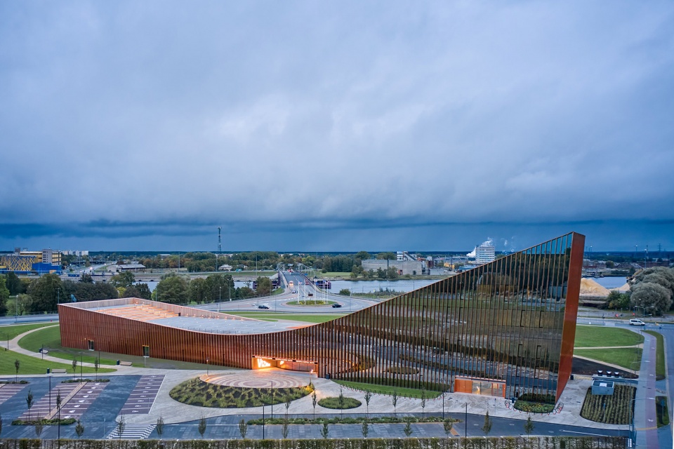 VIZIUM Science and Innovation Centre by Audrius Ambrasas Architects