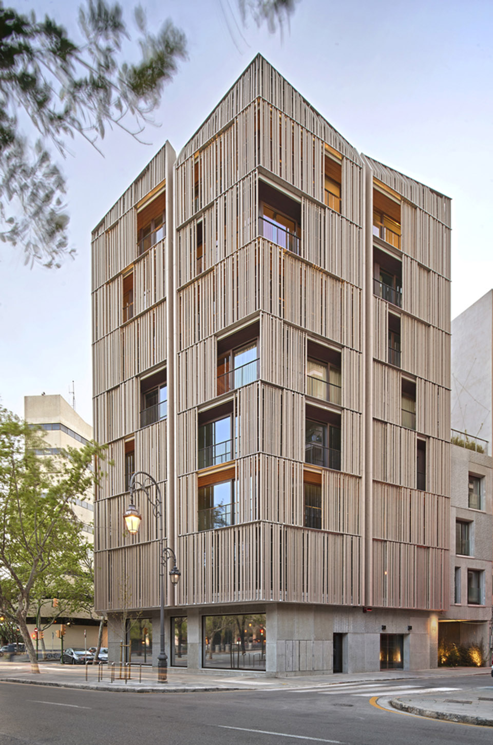 Paseo Mallorca 15 Apartments OHLAB