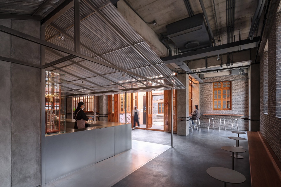 Primitive Shelter Blue Bottle Zhang Yuan Cafe China by Neri Hu Design and Research Office