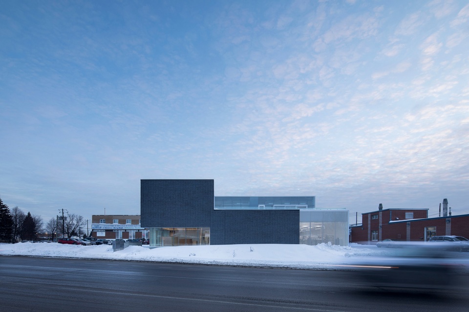 Lafond Desjardins Dental Laboratory by ACDF Architecture
