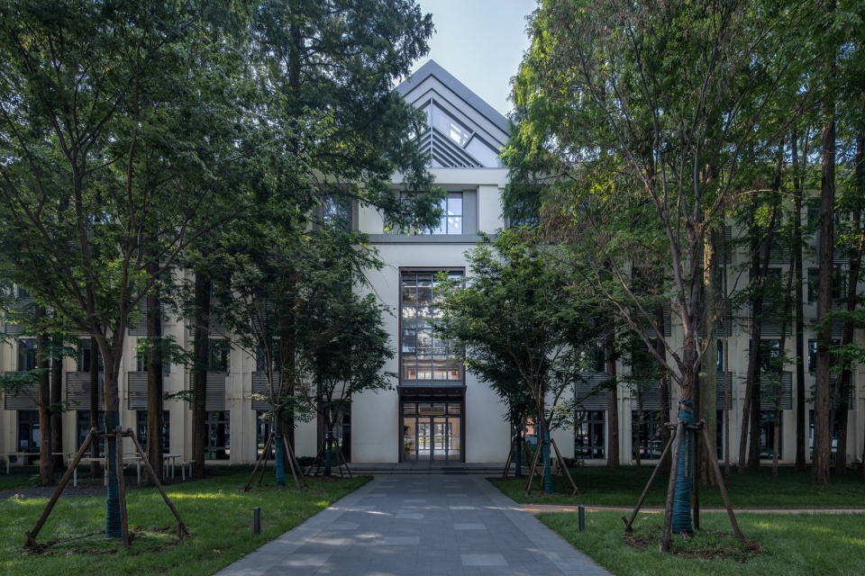 No 78 Bancang Street Nanjing China by DUTS Design