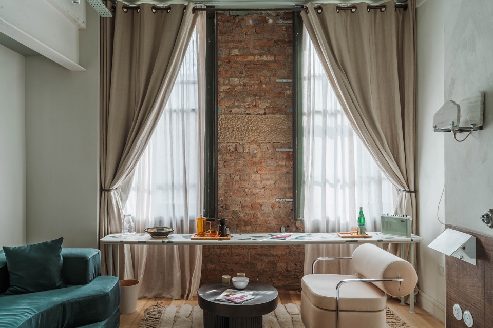 The Alan Hotel by Red Deer