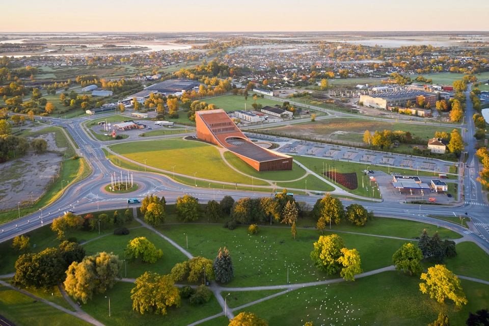 VIZIUM Science and Innovation Centre by Audrius Ambrasas Architects