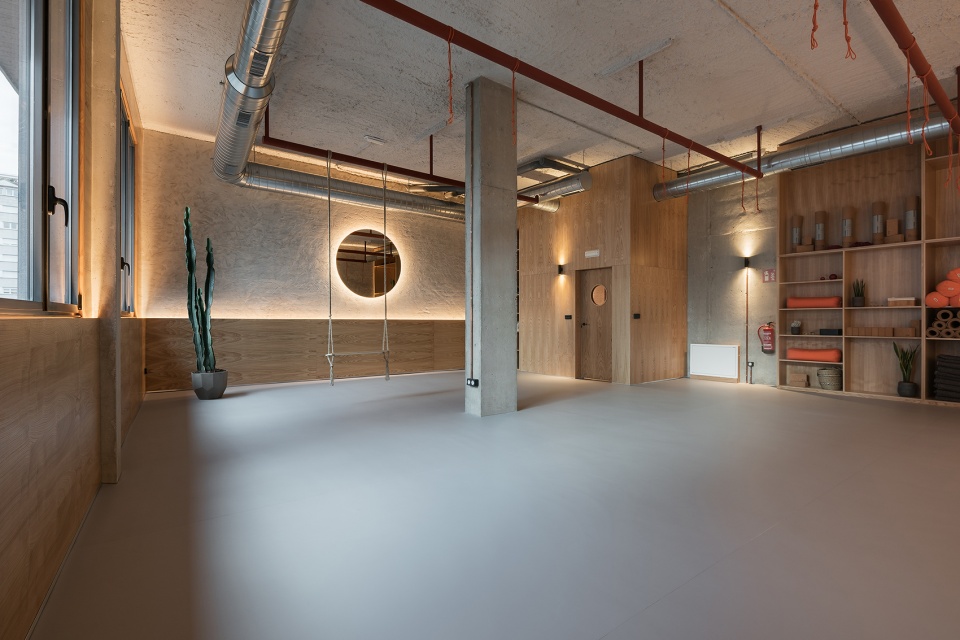 flow yoga studio by nan arquitectos