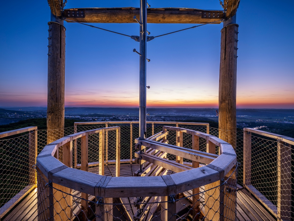 lookout tower zavist by hamr hut architektury martin rajnis