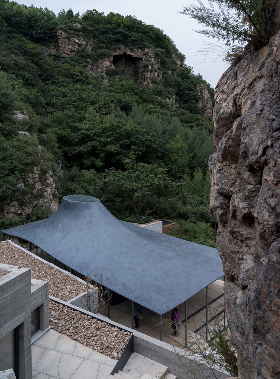The Upper Cloister in Aranya Golden Mountain Jinshanling by Atelier Deshaus