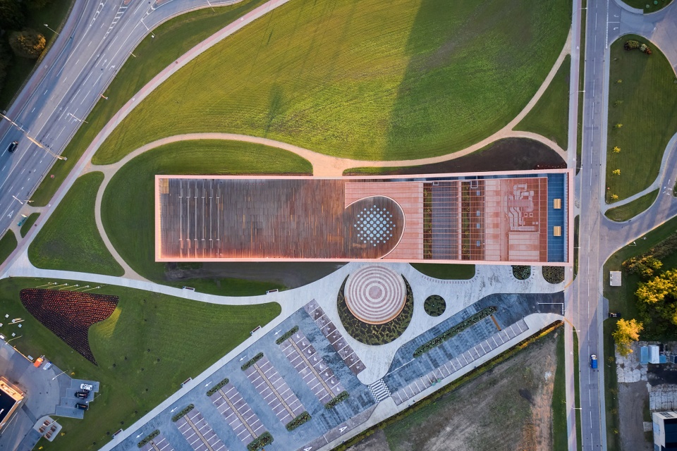 VIZIUM Science and Innovation Centre by Audrius Ambrasas Architects