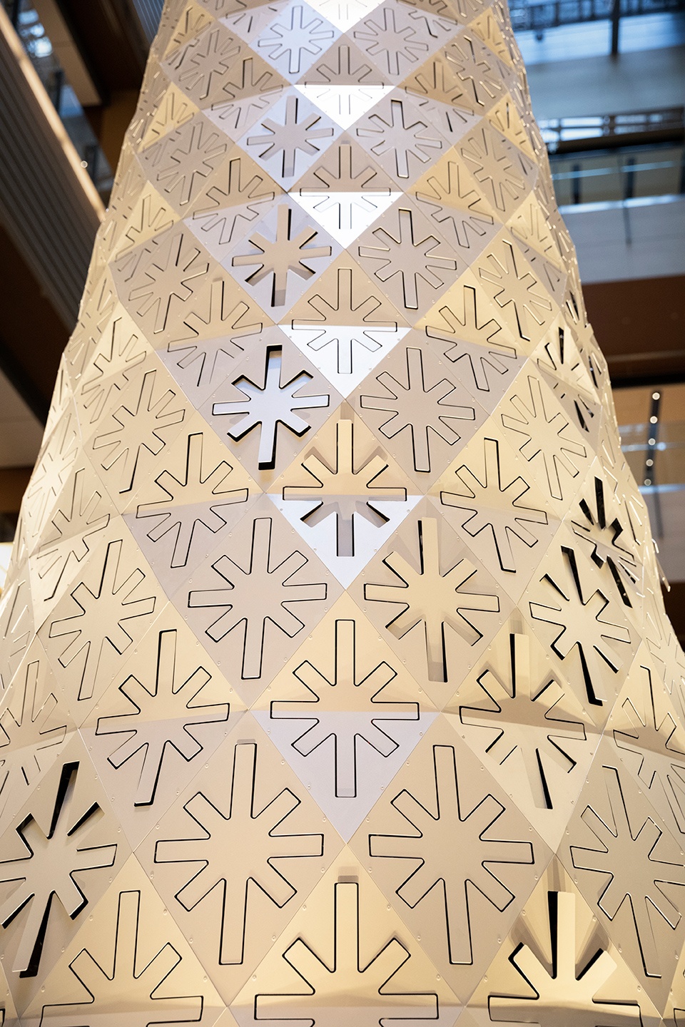 tokyo midtown christmas tree by nendo