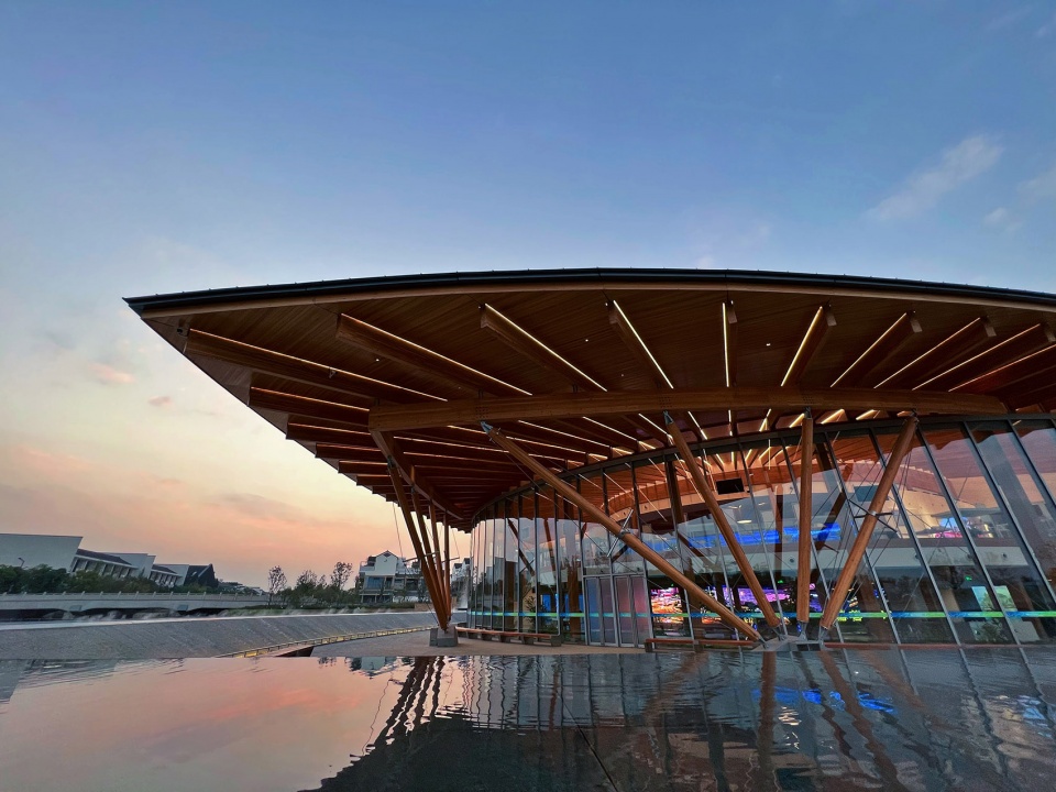 Floating Leaf China by GREEN ARCHITECTS