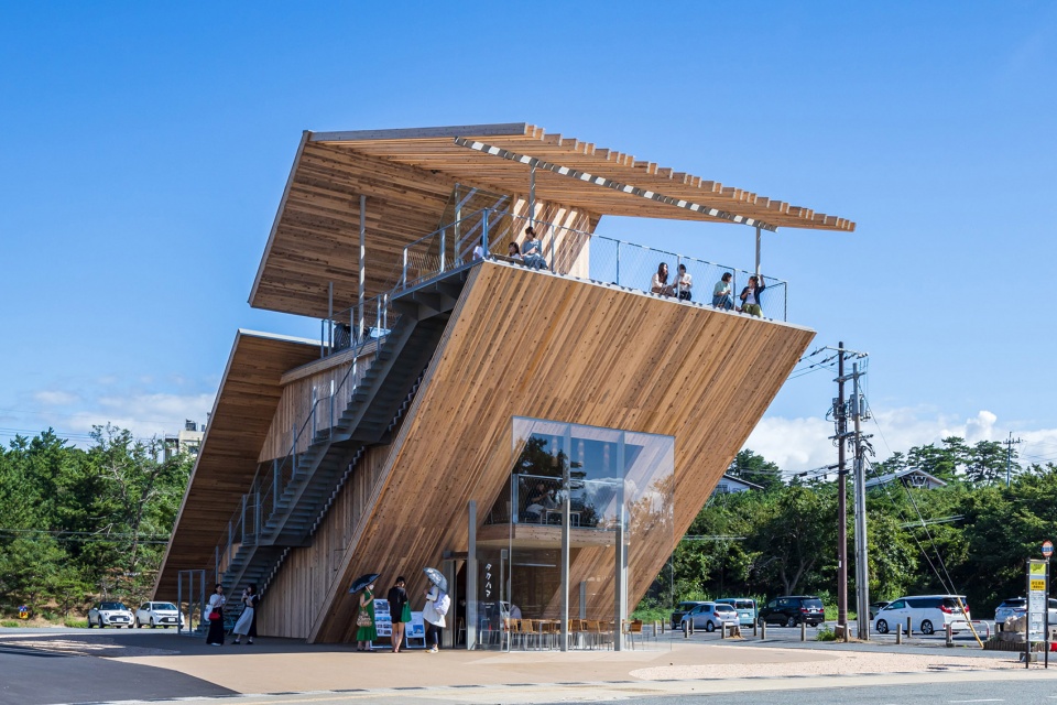 Takahama Cafe by Kengo Kuma and Associates