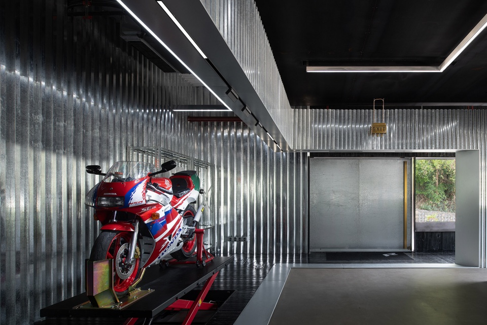 ronin motocycle community shenzhen china by weiweimao