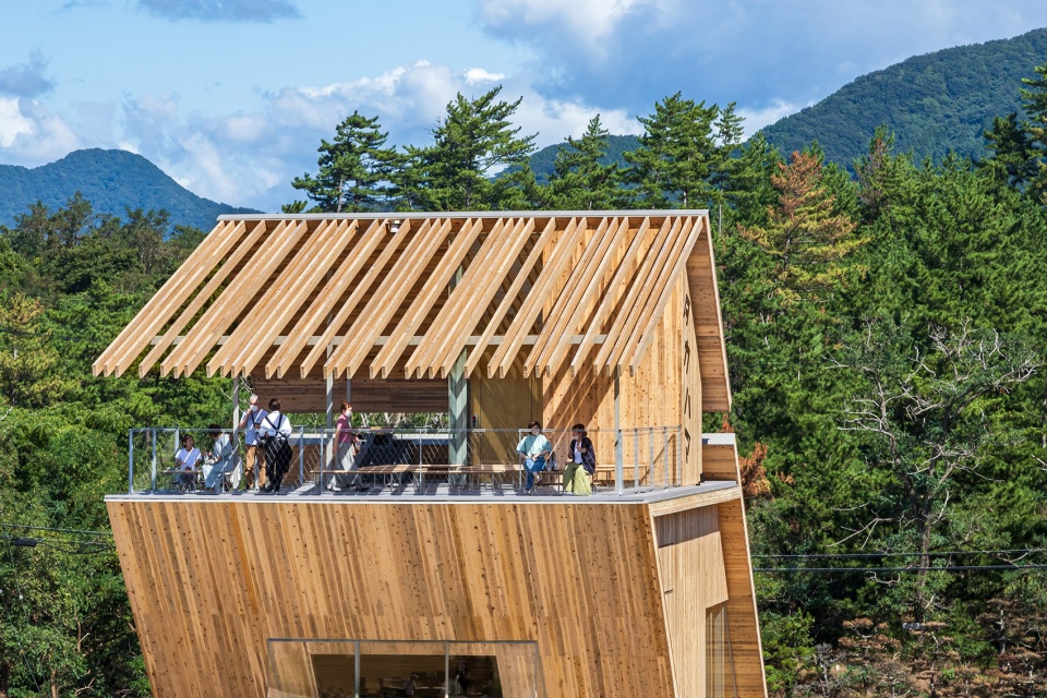 Takahama Cafe by Kengo Kuma and Associates