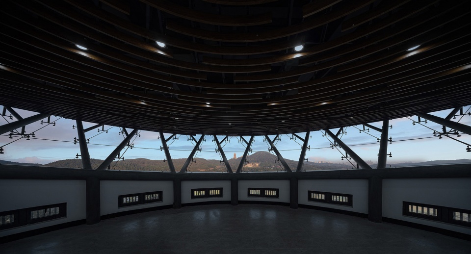 The fire lookout at the top of hill by ata