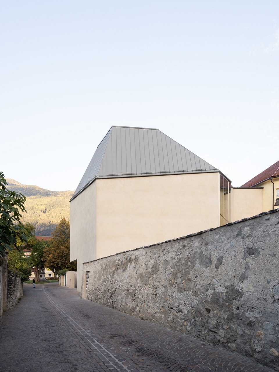 new brixen public library by carlana mezzalira pentimalli
