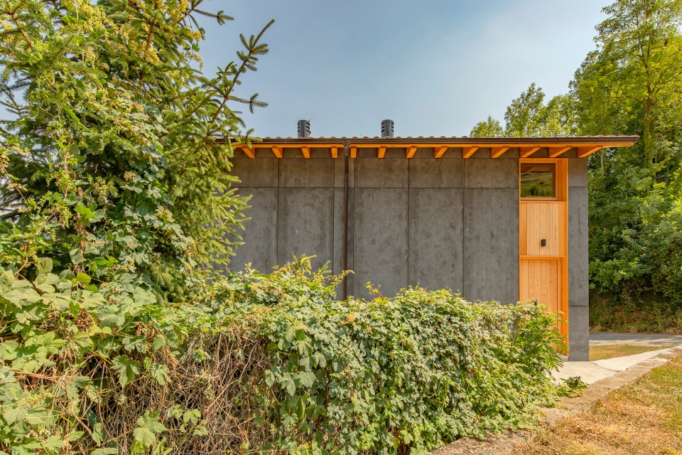 wooden houses in vidra by sau taller darquitectura