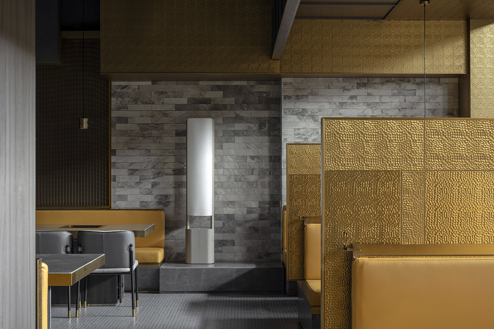 Ding Yi Ding Hotpot Restaurant by IMG - 谷德设计网