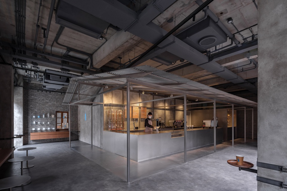 Primitive Shelter Blue Bottle Zhang Yuan Cafe China by Neri Hu Design and Research Office
