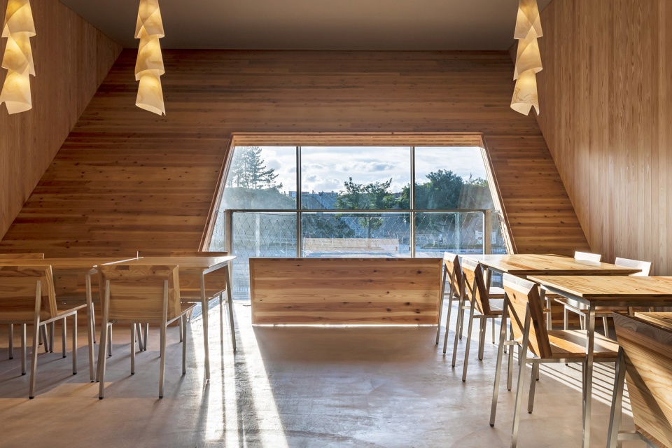 Takahama Cafe by Kengo Kuma and Associates