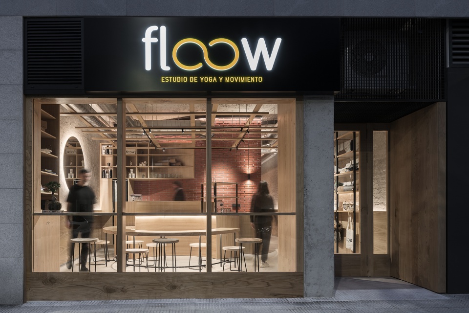 flow yoga studio by nan arquitectos