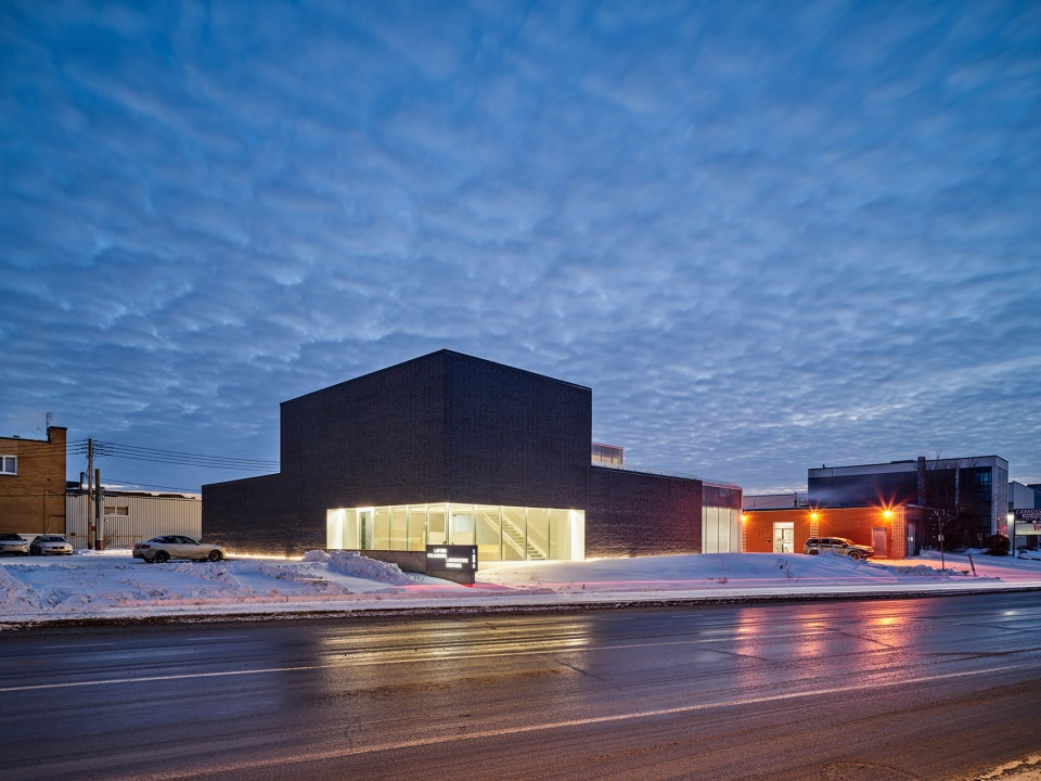 Lafond Desjardins Dental Laboratory by ACDF Architecture