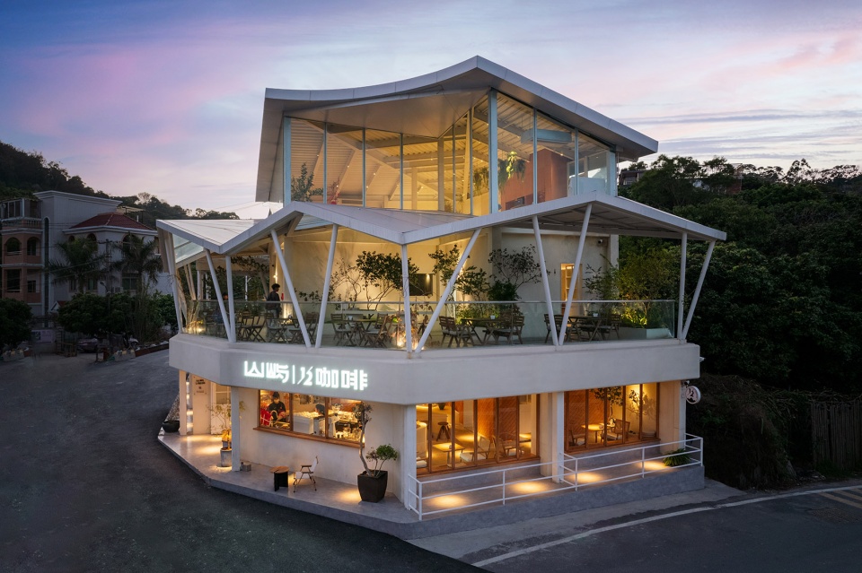 The Mountain 12 Cafe AUAD