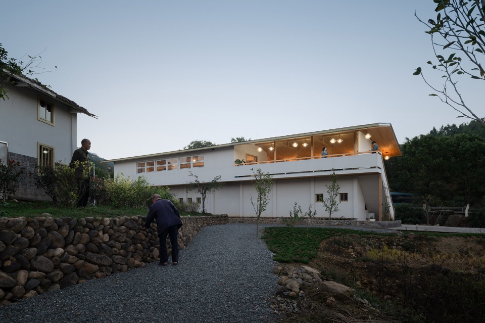 Yaoli Village Cafe China by SuiPingYiLi Architecture Studio