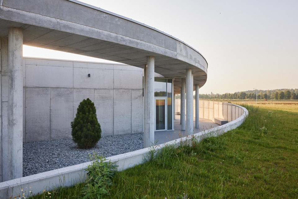 crematorium the tumulus by aexn architects